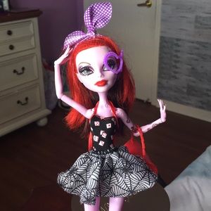 Dance Class Opperetta Doll ❤️🖤